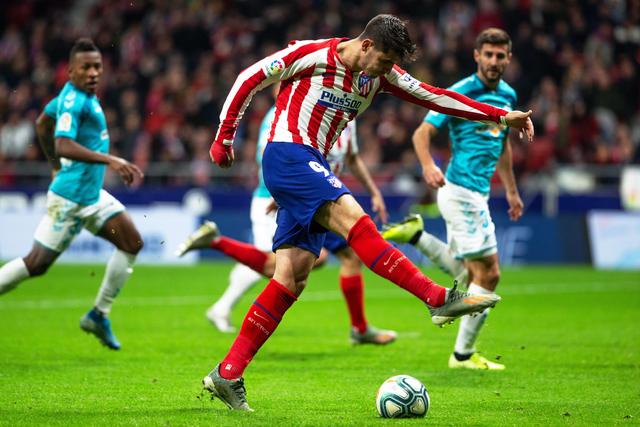 雷霆力克快船13连胜 拉塞尔伤退篮网险胜雄鹿